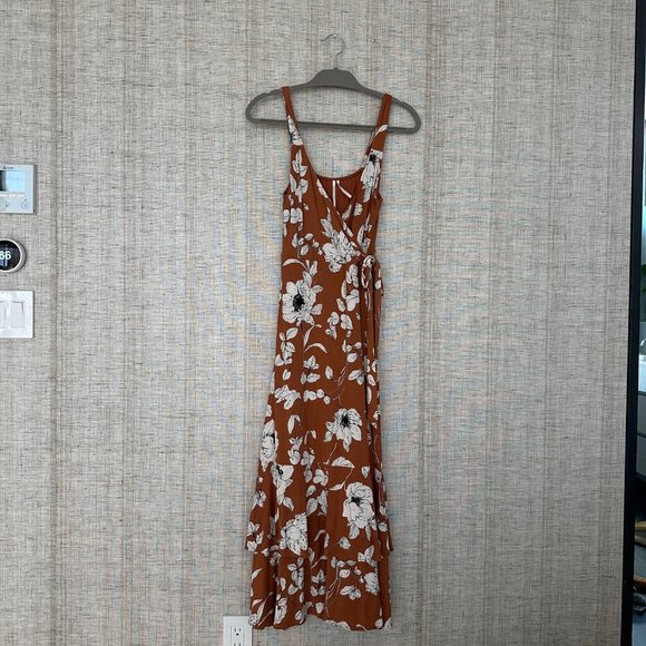 Ruffled Floral Midi Dress - Picture 5 of 9